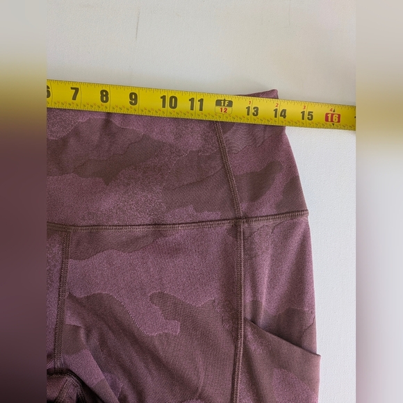 The North Face Women's Luxe Motivation Pocket 7/8 Legging Maroon Camo Large EUC - Picture 10 of 12